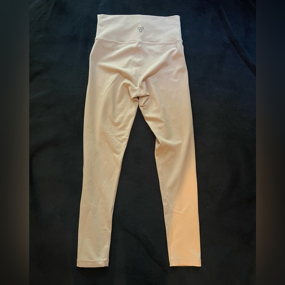 NWOT TNA Butter Leggings Crystal Pink Size M - Picture 9 of 11